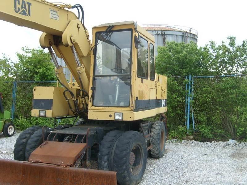 CAT 206 BFT Escavatori gommati