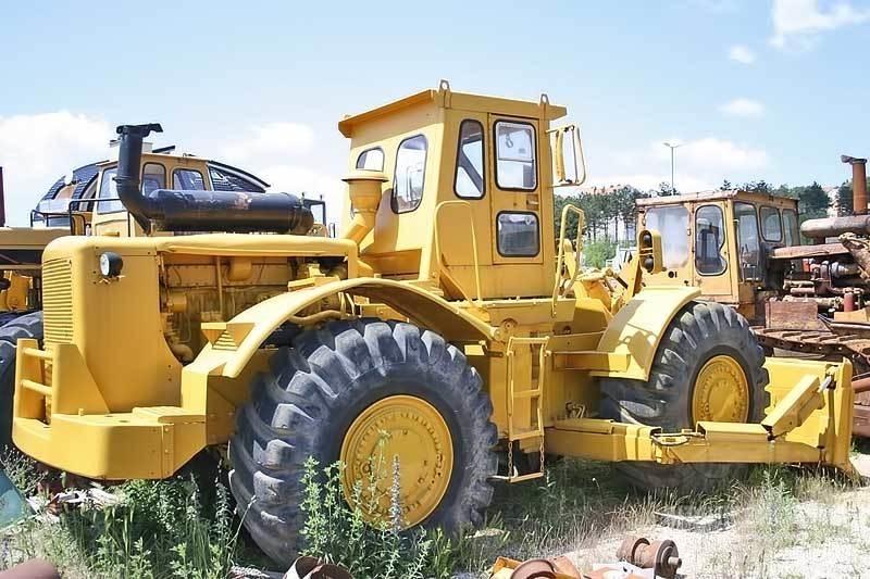 CAT 824B Dozer gommati