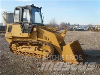 CAT 943 Pale cingolate