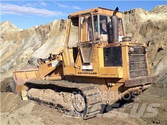 CAT 963 Pale cingolate