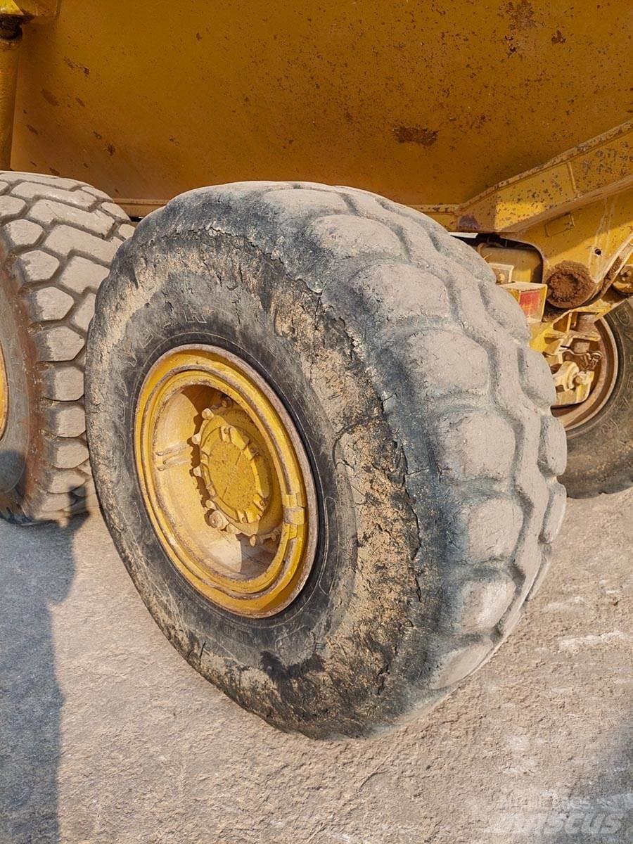 CAT D250E Dumpers articolati