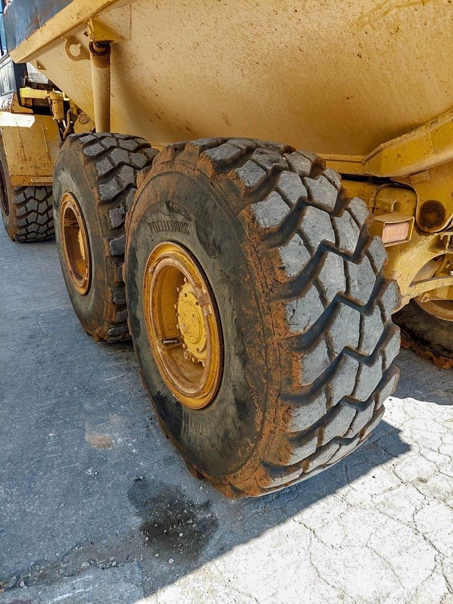 CAT D250E Dumpers articolati