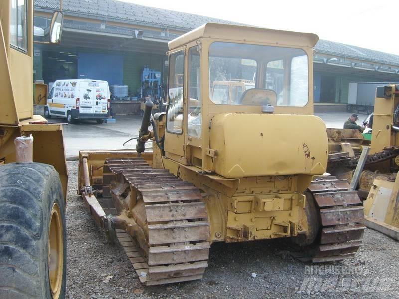 CAT D4 Dozer cingolati