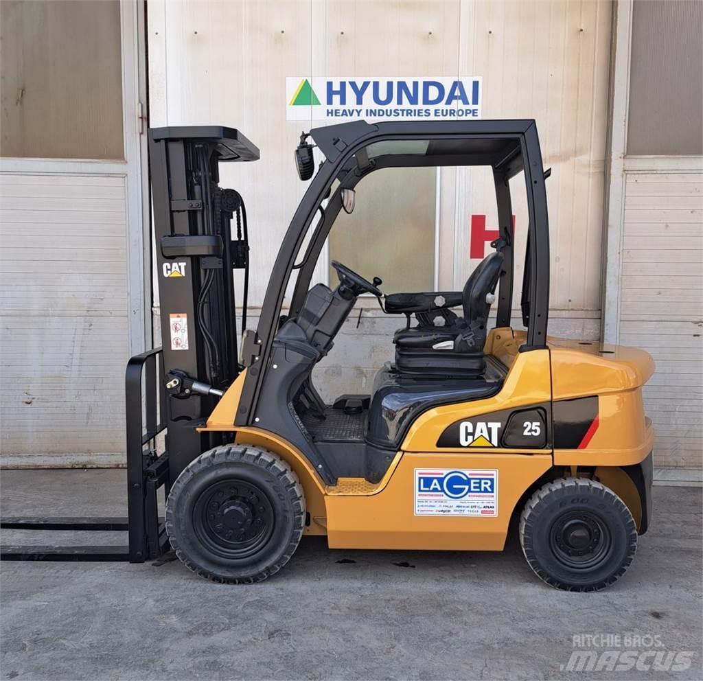 CAT DP25N Carrelli elevatori diesel