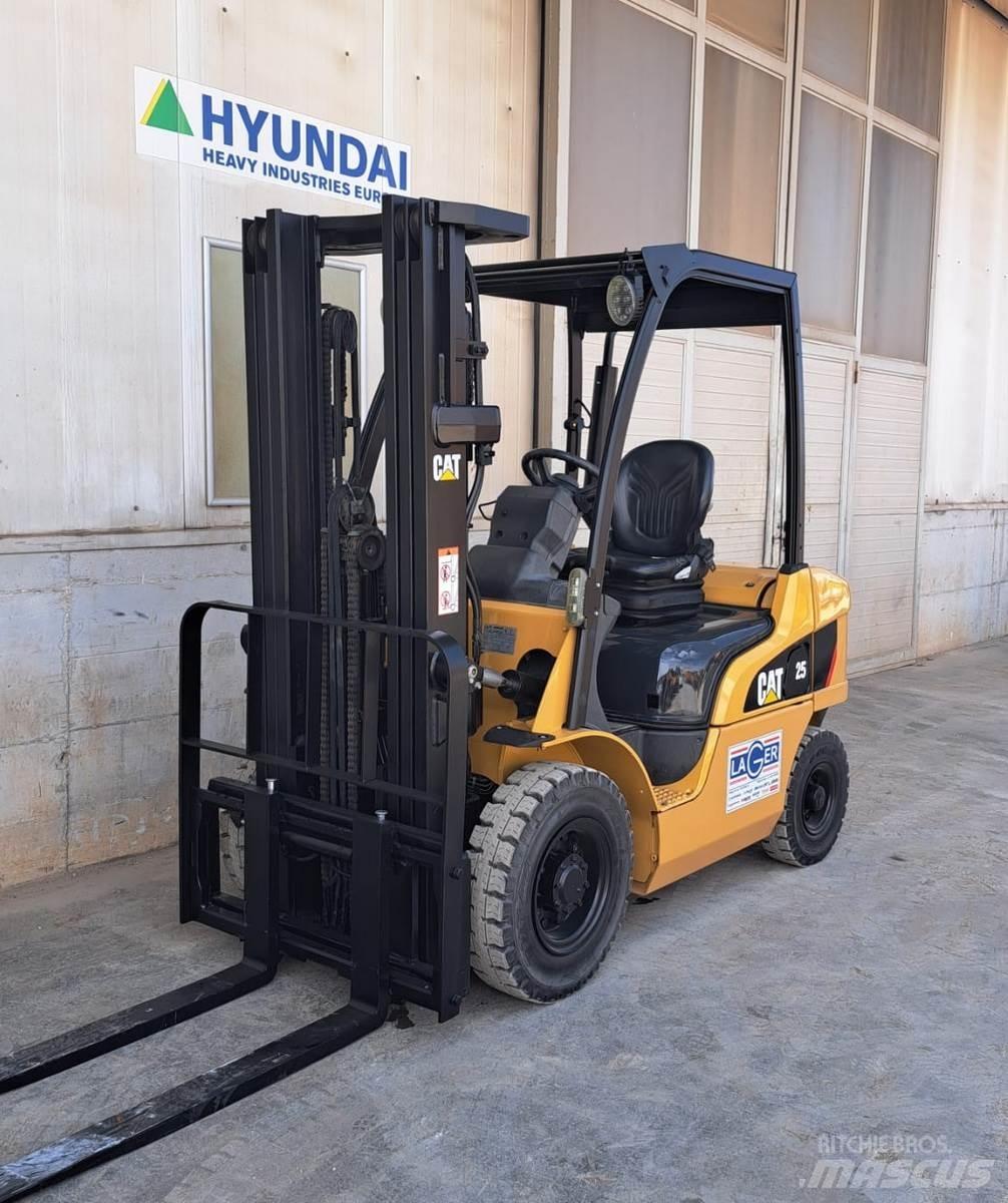 CAT DP25N Carrelli elevatori diesel
