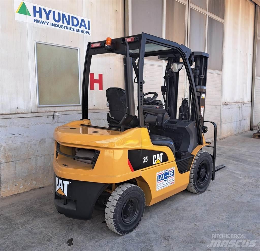 CAT DP25N Carrelli elevatori diesel