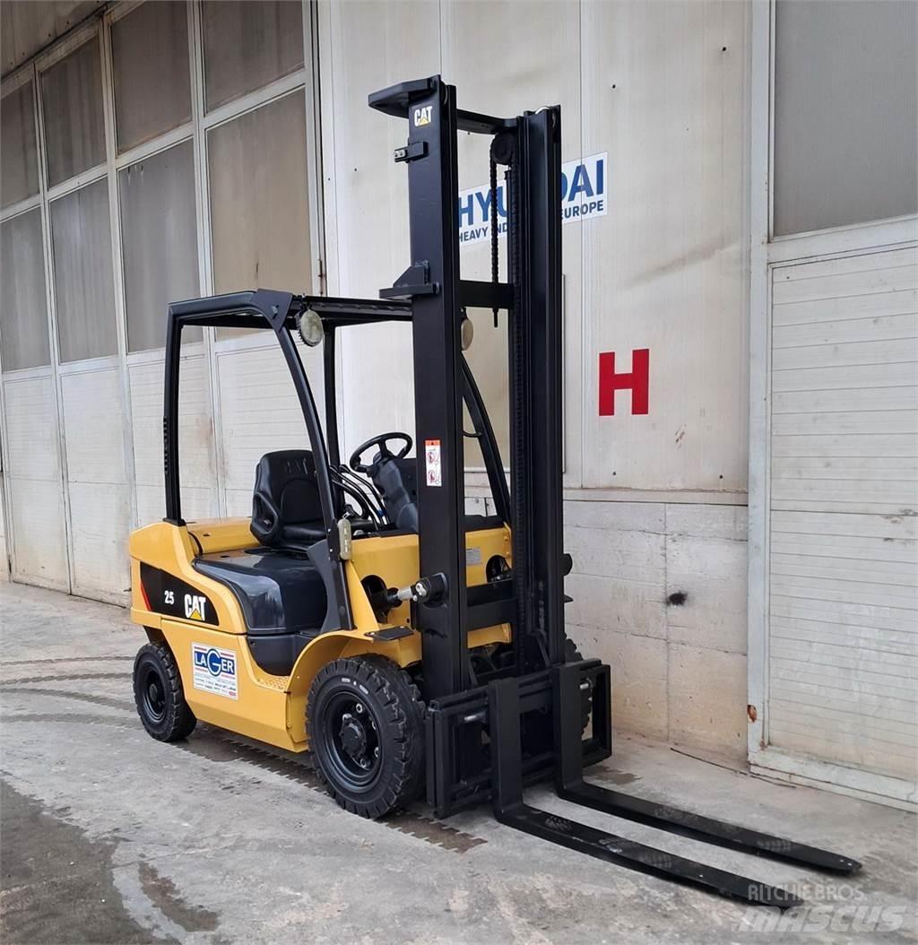 CAT DP25N Carrelli elevatori diesel