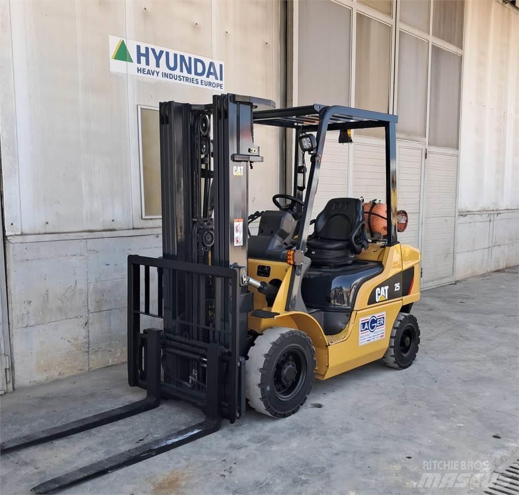 CAT GP25NT Carrelli elevatori GPL