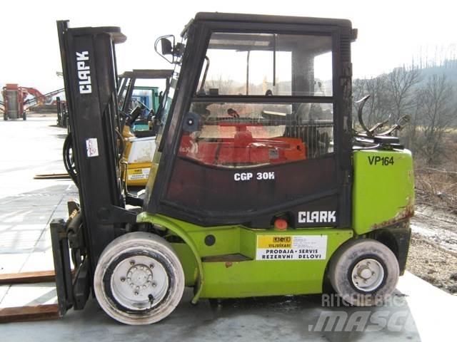 Clark CGP30 Carrelli elevatori GPL