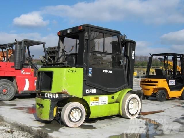 Clark CGP30 Carrelli elevatori GPL