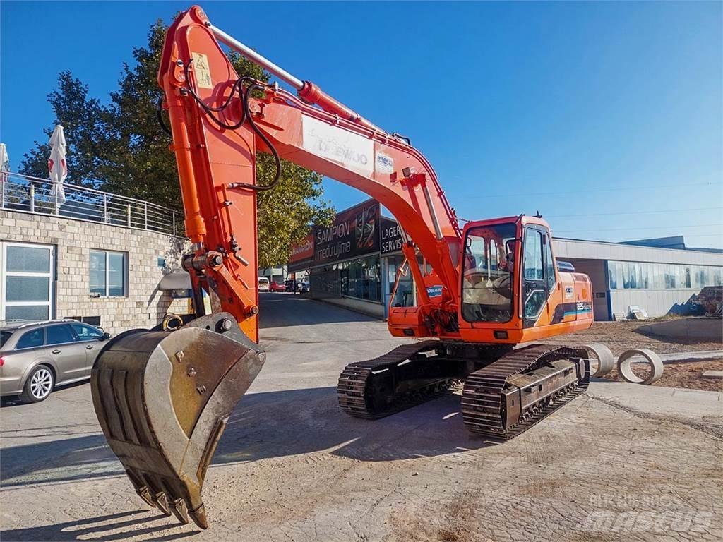 Doosan SOLAR 225NLC-V Escavatori cingolati