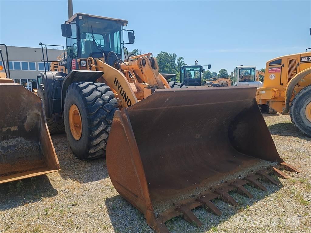 Hyundai HL770-9A Pale gommate