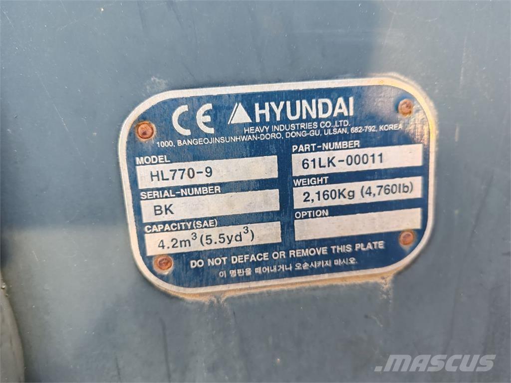 Hyundai HL770-9A Pale gommate