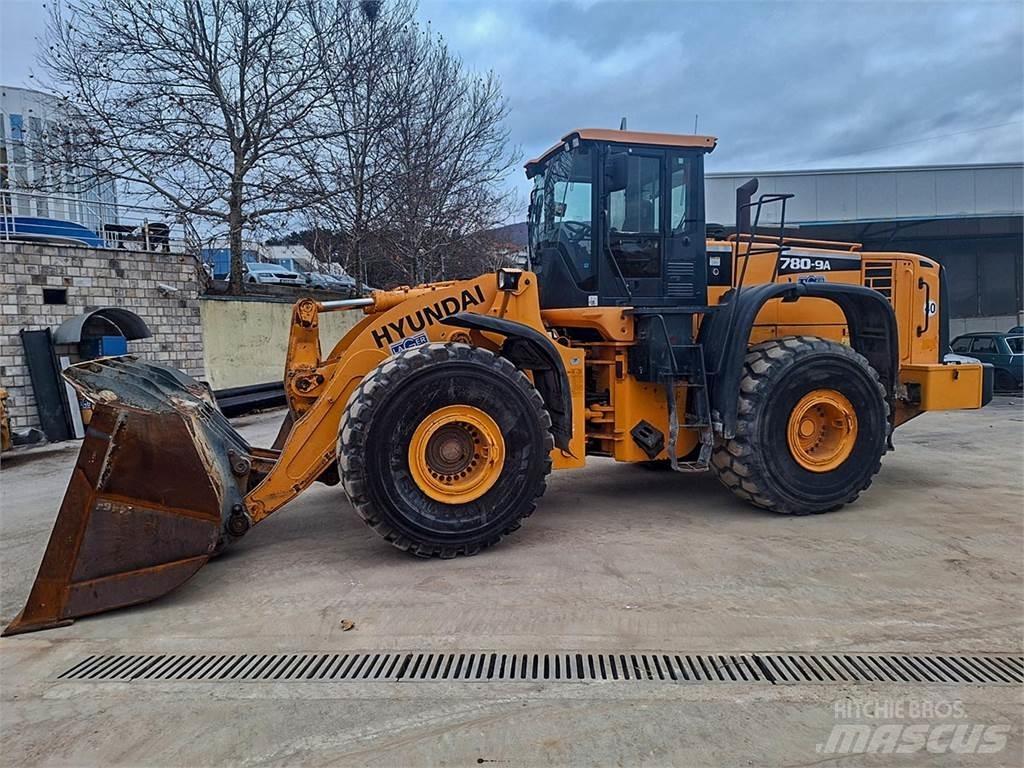 Hyundai HL780-9A Pale gommate