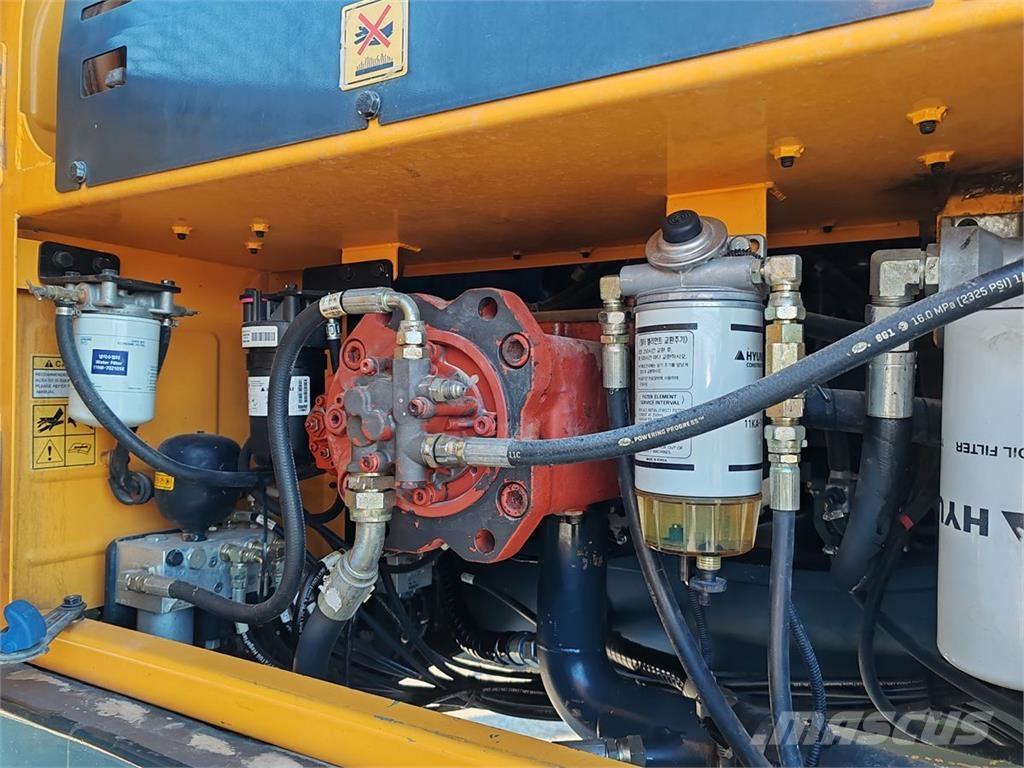 Hyundai HX330L Escavatori cingolati