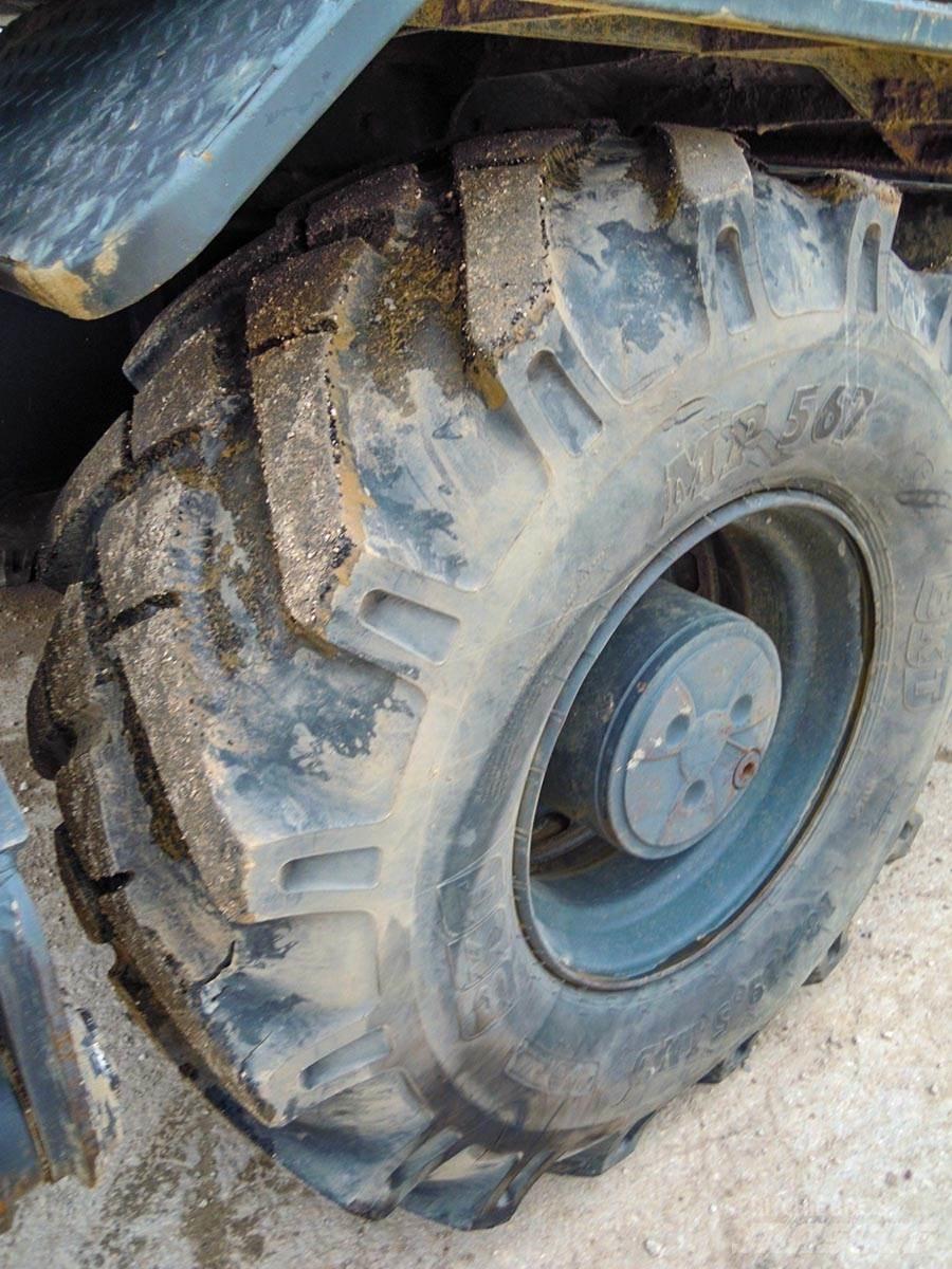 Hyundai R140W-9 Escavatori gommati