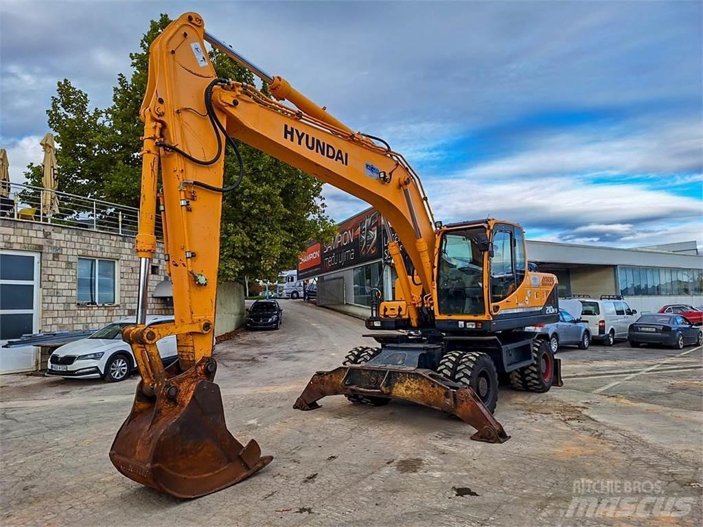 Hyundai R210W-9 Escavatori gommati