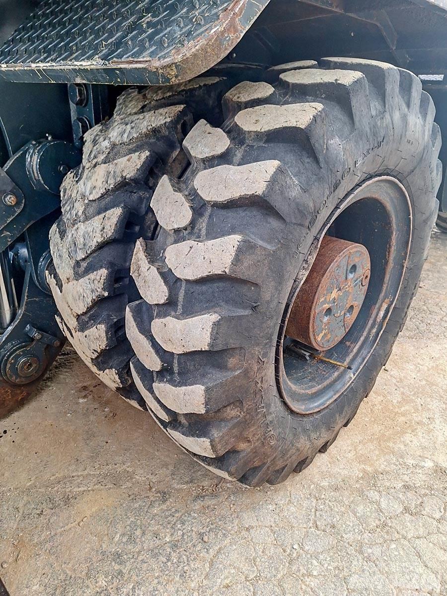Hyundai R210W-9 Escavatori gommati