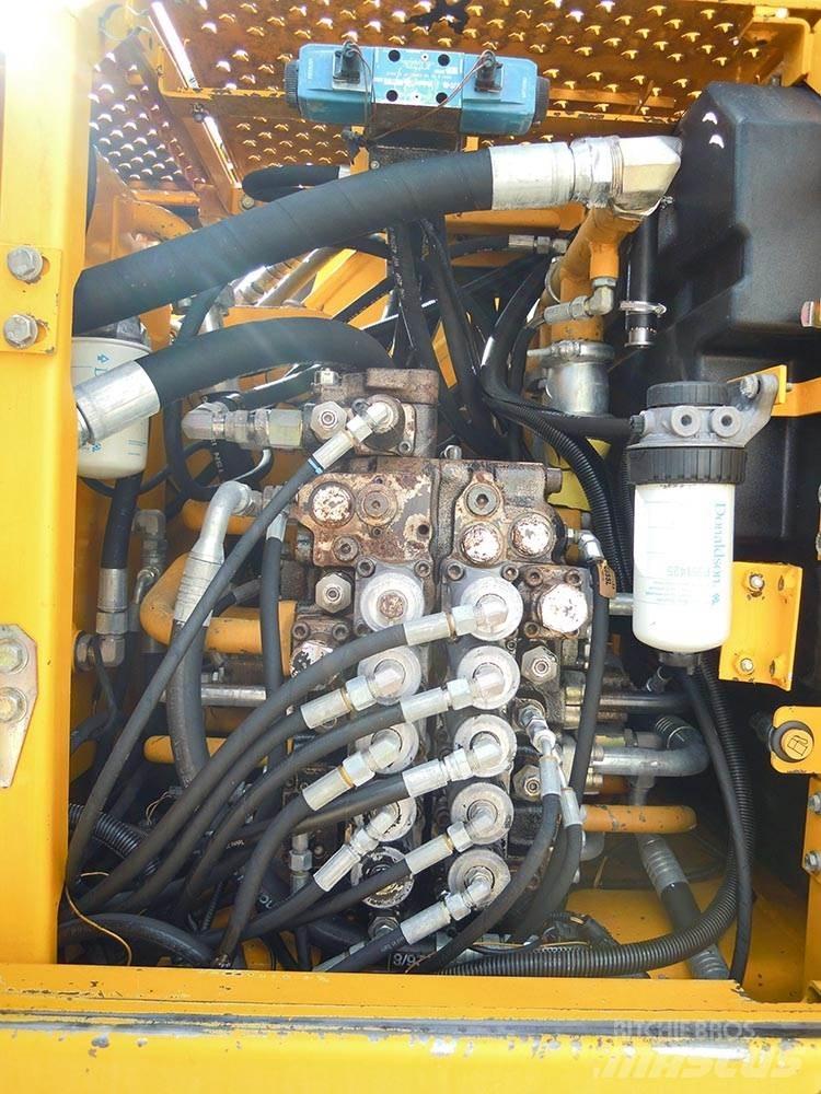 JCB JZ255NC Escavatori cingolati