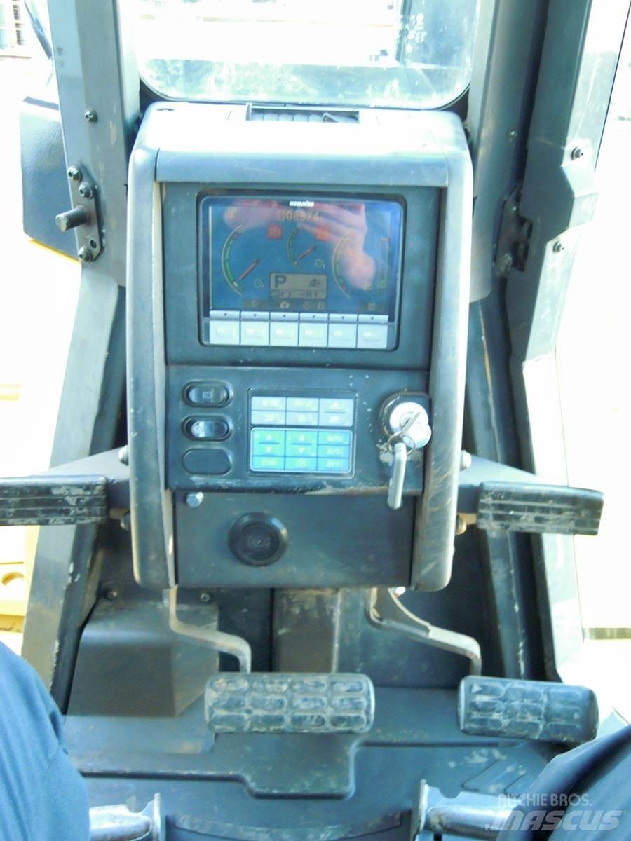Komatsu D155AX-6 Dozer cingolati