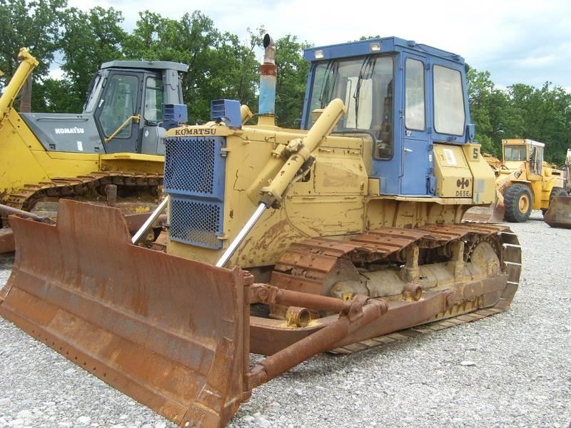 Komatsu D65E-8 Dozer cingolati