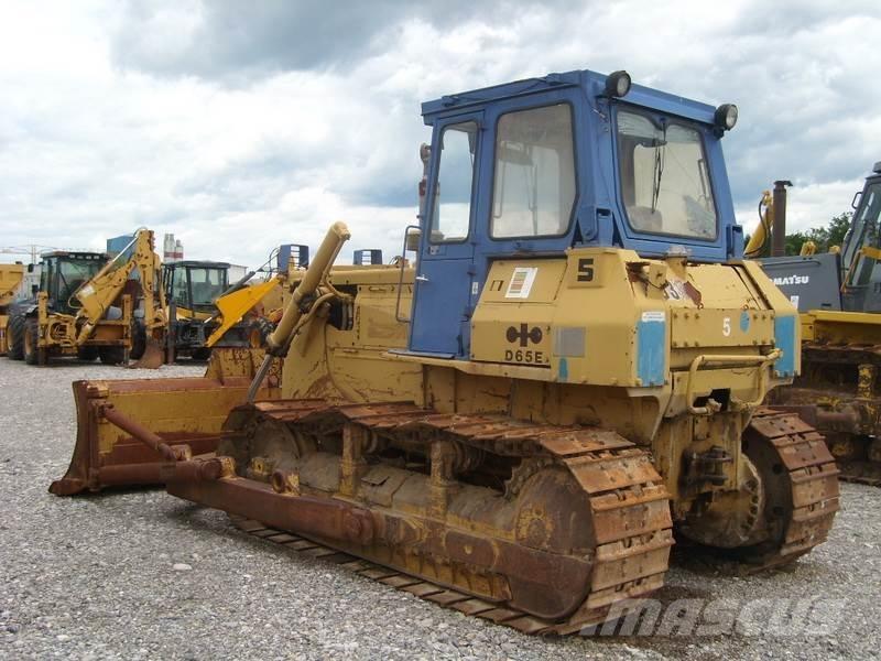 Komatsu D65E-8 Dozer cingolati