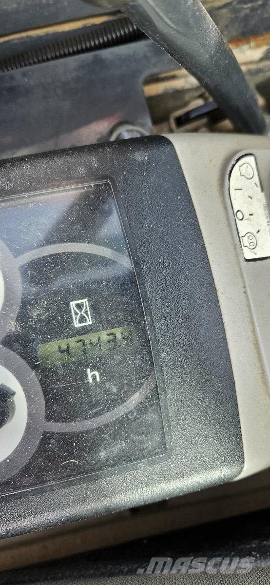 Komatsu PC26MR-3 Miniescavatori