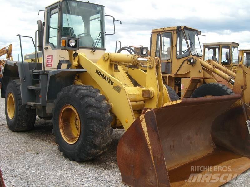 Komatsu WA320-3H Pale gommate