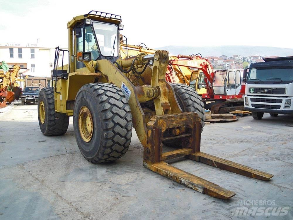 Komatsu WA500-1 Pale gommate