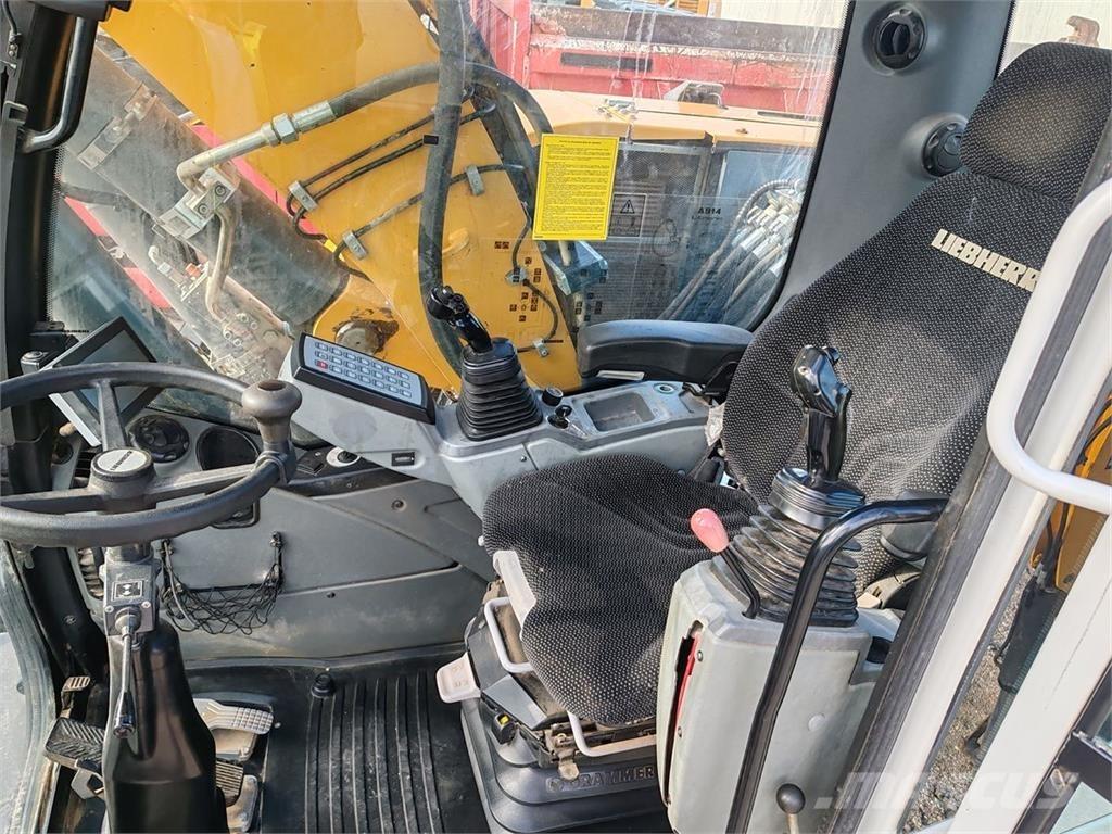 Liebherr A 914 Litronic Escavatori gommati
