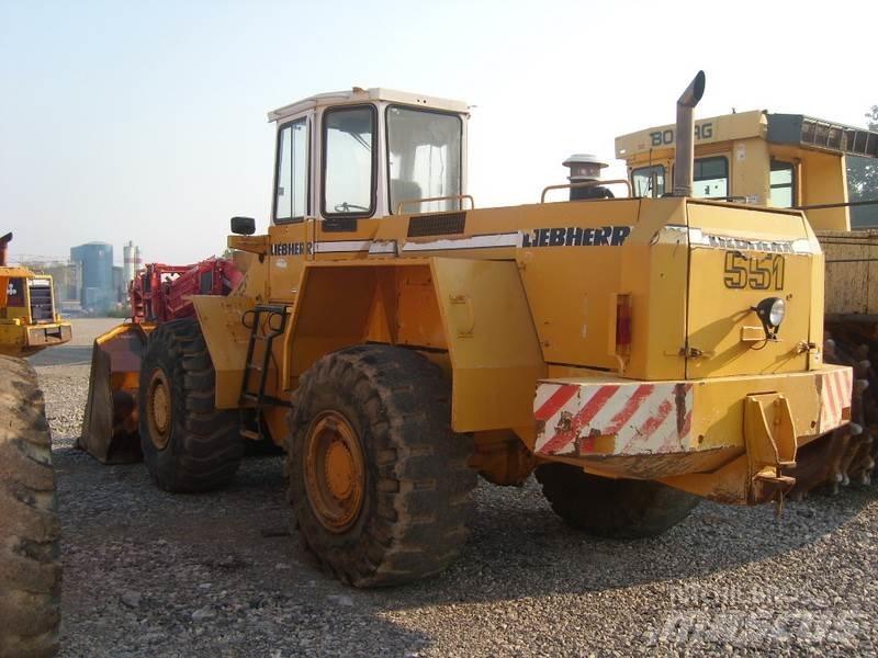 Liebherr L 551 Pale gommate