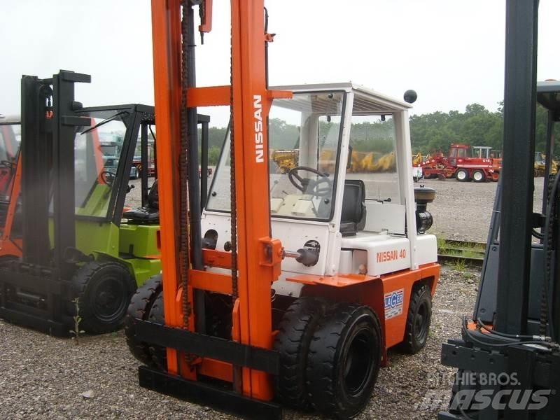 Nissan 40 Carrelli elevatori diesel
