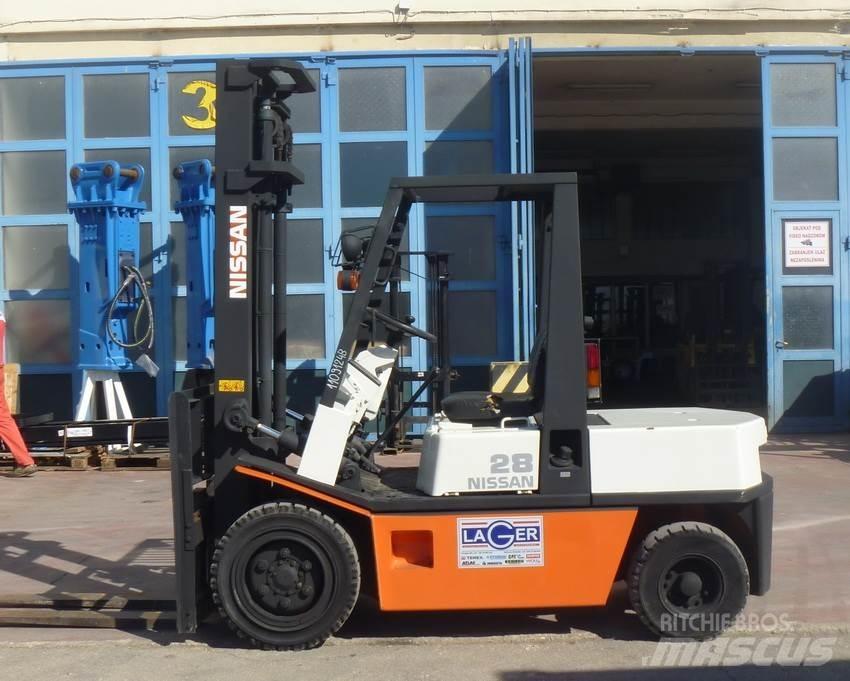 Nissan EGH02 Carrelli elevatori diesel