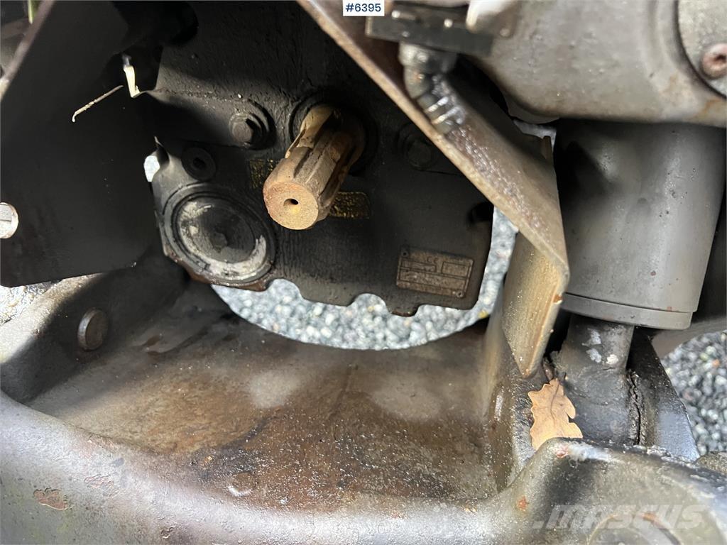 CLAAS Arion 460 Trattori