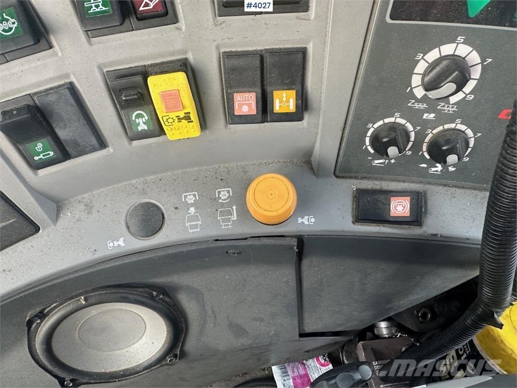 CLAAS Arion 640 Trattori