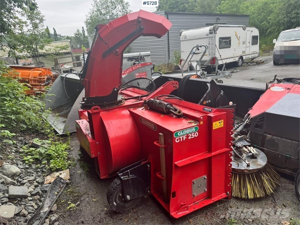 Globus GTF 250-19 Lame spazzaneve e aratri