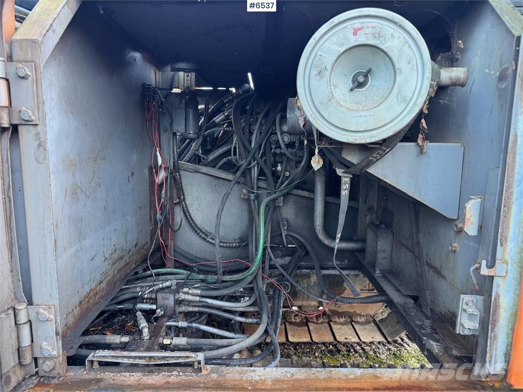 Hitachi EX 200-2. Escavatori cingolati