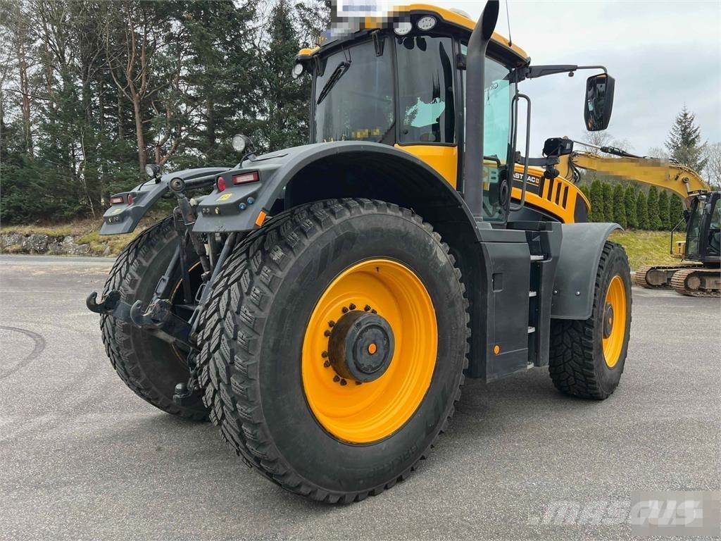 JCB Fastrac 8330 Trattori