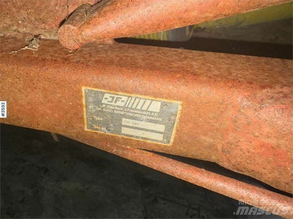 JF CR 320 Altri macchinari per raccolta