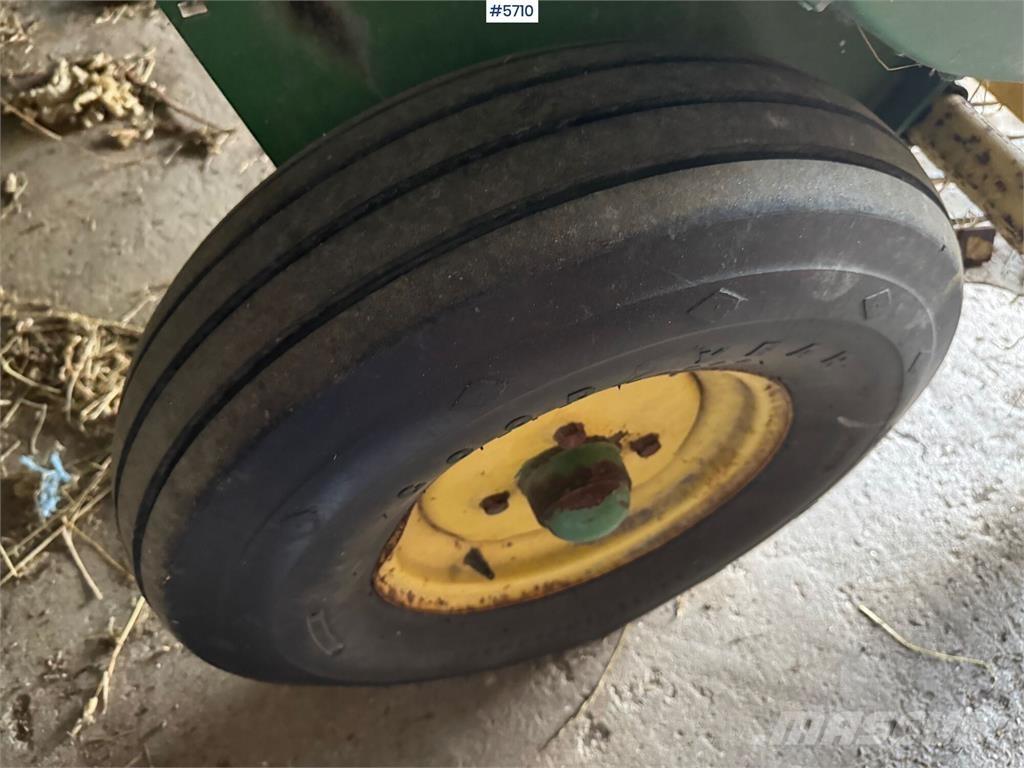 John Deere 336 Altri macchinari per raccolta