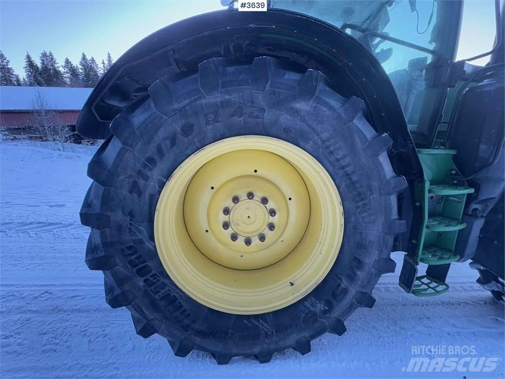 John Deere 6215R Trattori