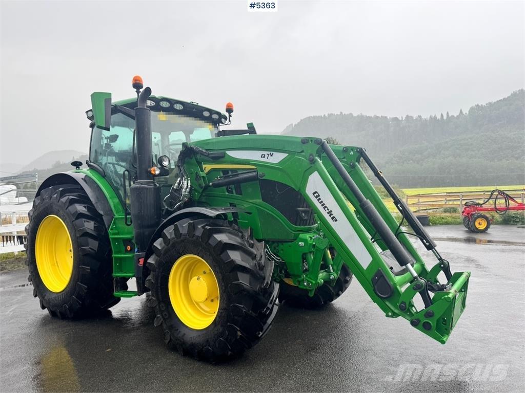 John Deere 6R 215 Trattori