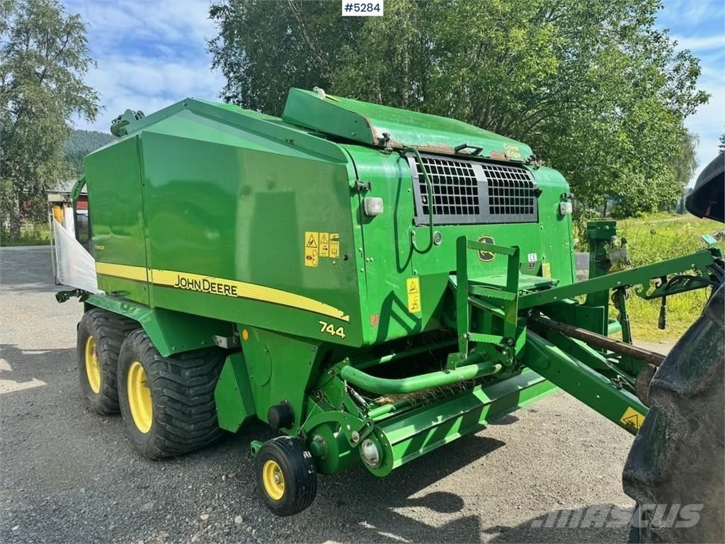 John Deere 744 Altri macchinari per raccolta