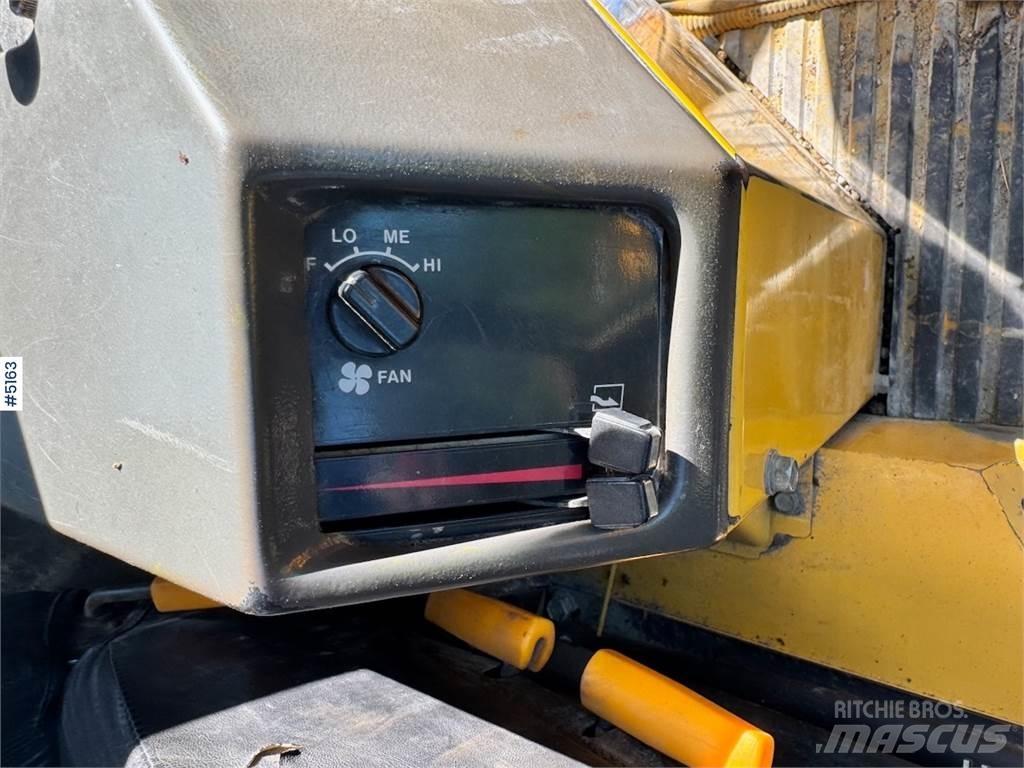 Komatsu WA420-1 Pale gommate