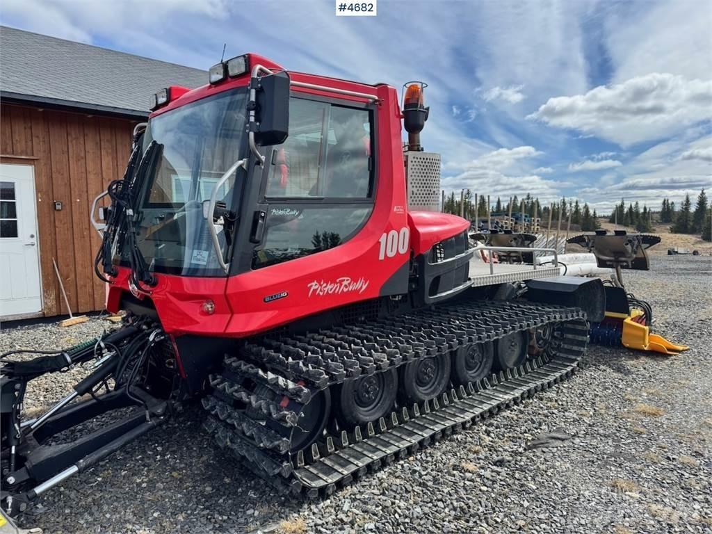  Pisten Bully 100 Lame spazzaneve e aratri