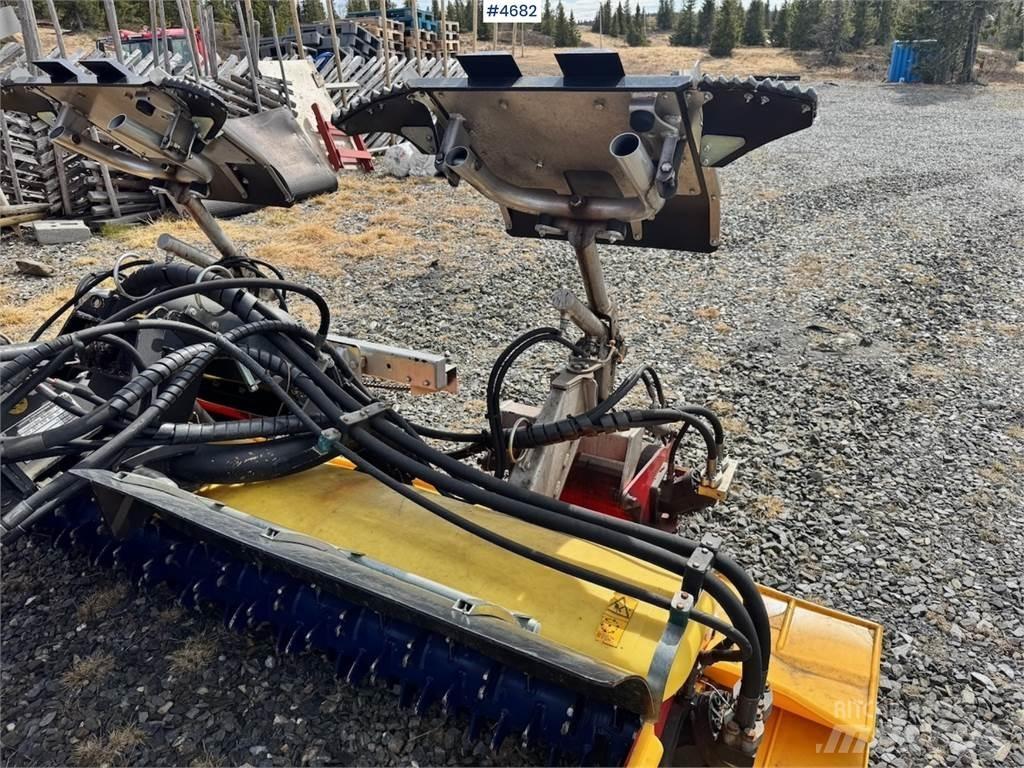  Pisten Bully 100 Lame spazzaneve e aratri