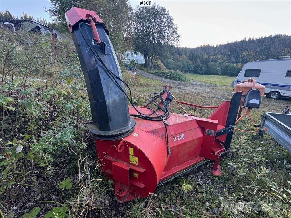 Sisu Handel V-230 Lame spazzaneve e aratri