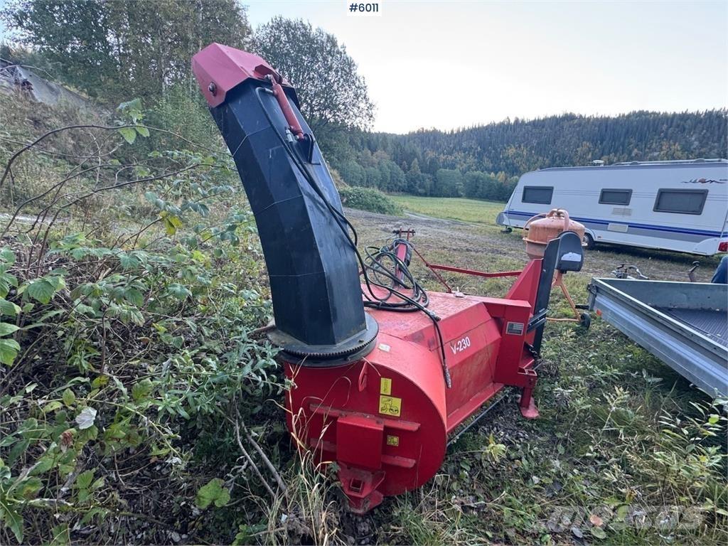 Sisu Handel V-230 Lame spazzaneve e aratri