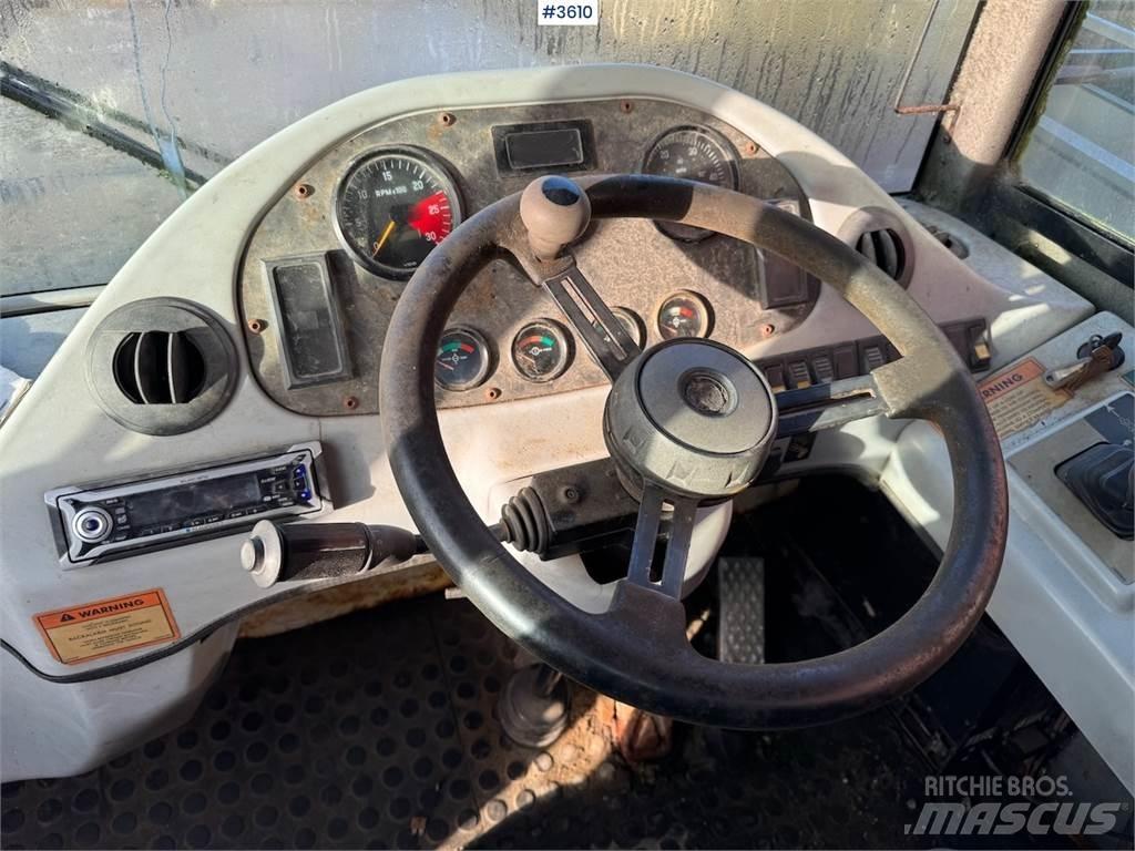 Terex TA25 Pale gommate