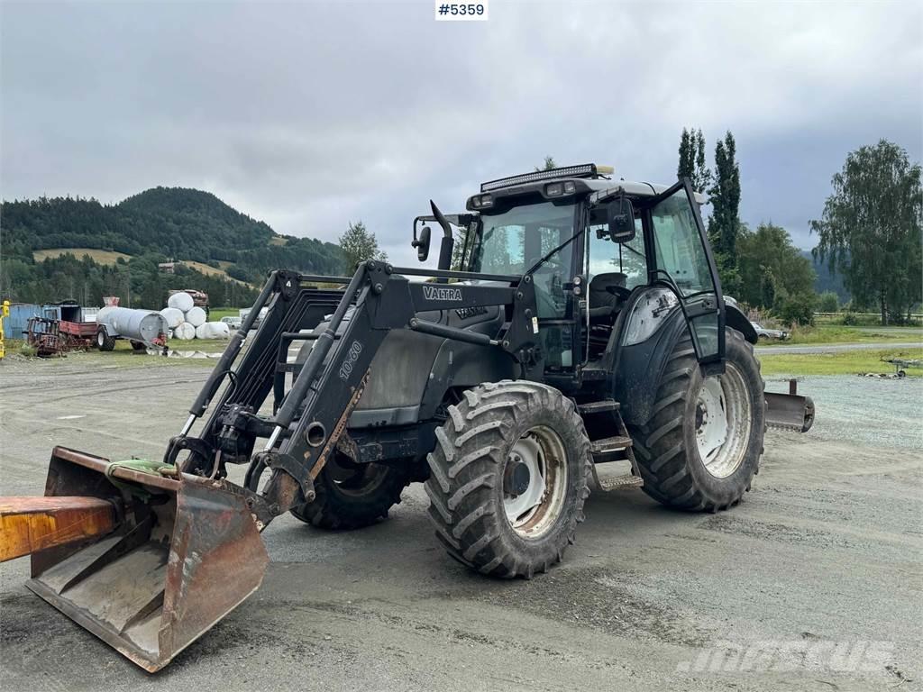 Valtra M120-4 Trattori